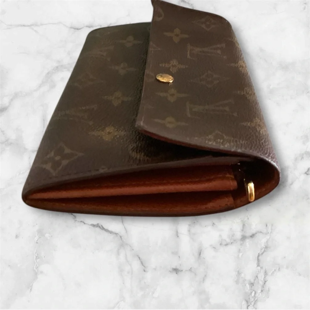LV Sarah Monogram Wallet - Picture 5 of 8